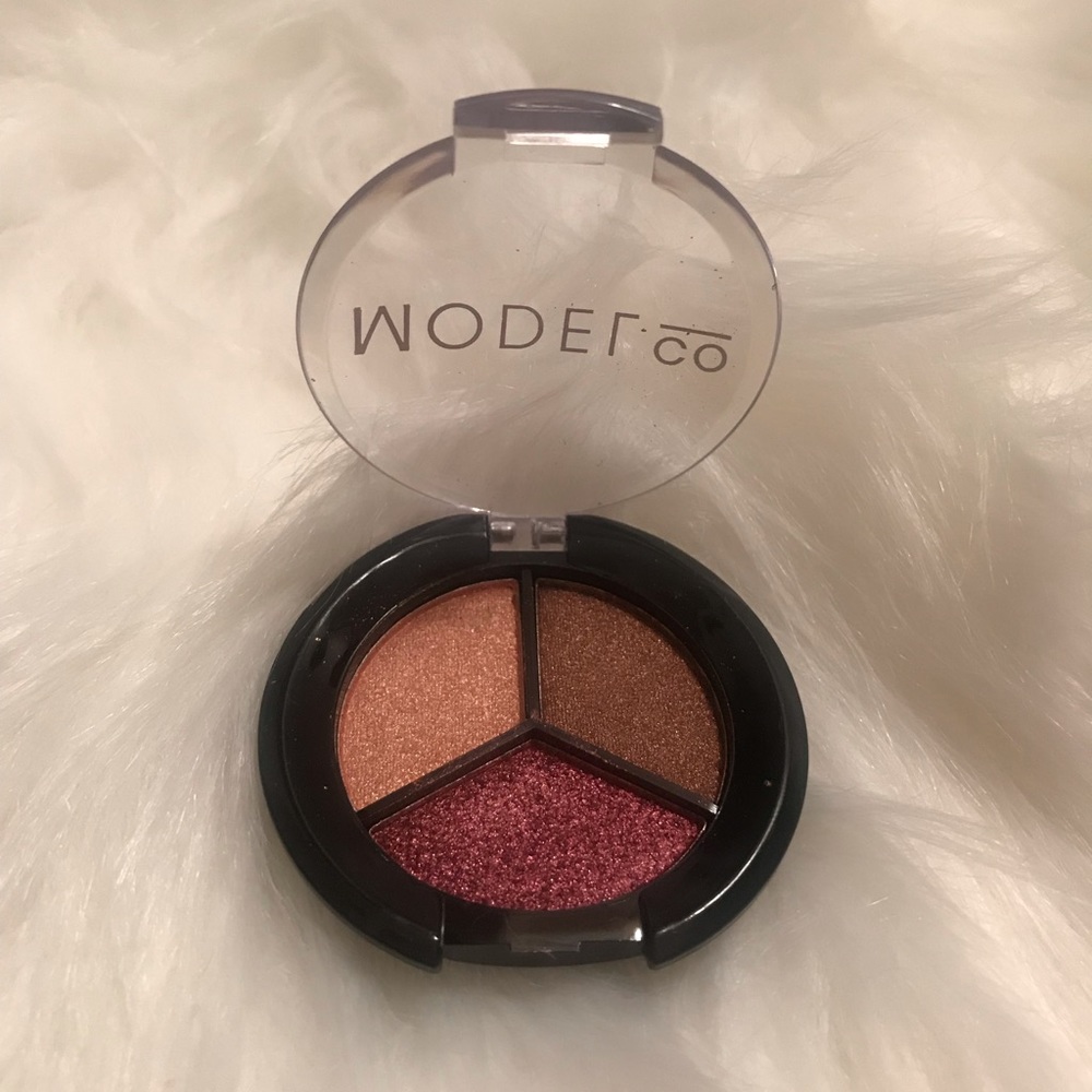 ✨Metallic Eyeshadow✨